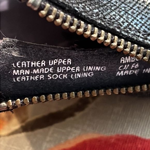 Earth heeled navy leather bootie. Criss cross buckle size 8 2.5” heel - Picture 9 of 9